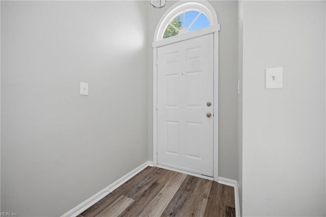 964 Saint Andrews Reach Apt B, Chesapeake, VA 23320