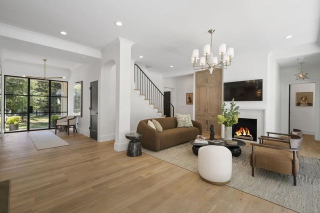 447 Valley Road, Atlanta, GA 30305