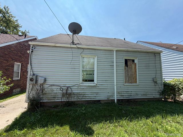 15431 Saratoga Street, Detroit, MI 48205