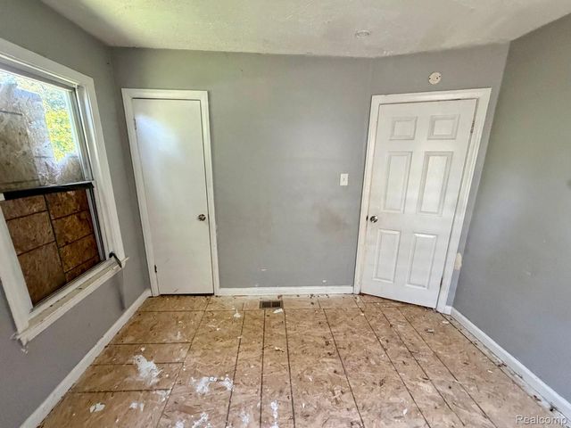 15431 Saratoga Street, Detroit, MI 48205