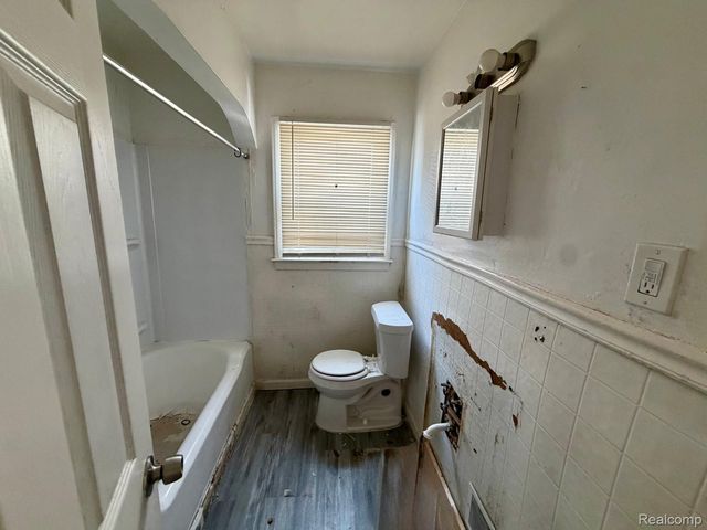 15431 Saratoga Street, Detroit, MI 48205
