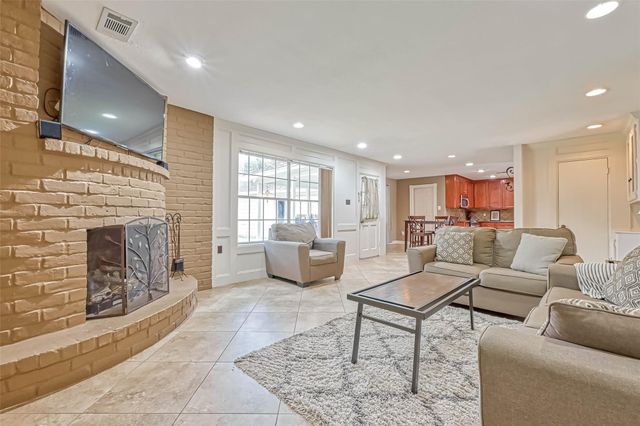 711 Lodgehill Lane, Houston, TX 77090