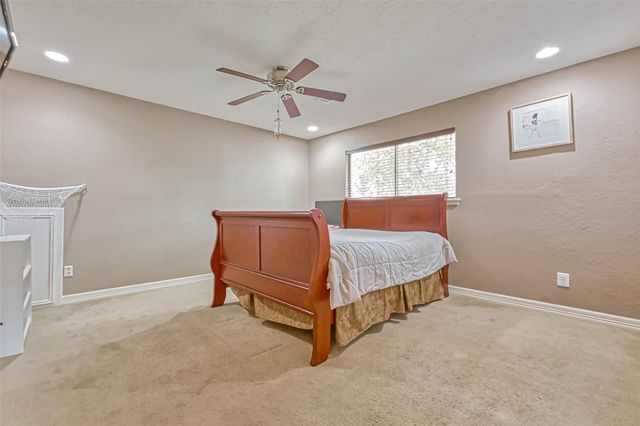 711 Lodgehill Lane, Houston, TX 77090