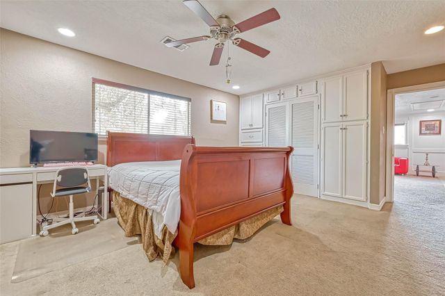 711 Lodgehill Lane, Houston, TX 77090