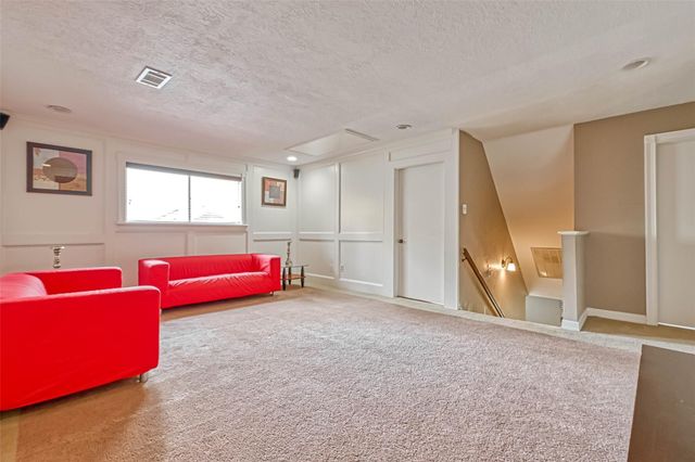 711 Lodgehill Lane, Houston, TX 77090