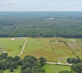 560 W Fm-71, Mt Pleasant, TX 75455