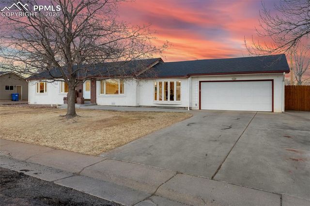 124 E Circle Drive, Canon City, CO 81212