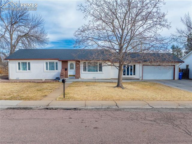 124 E Circle Drive, Canon City, CO 81212