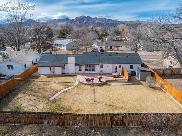 124 E Circle Drive, Canon City, CO 81212