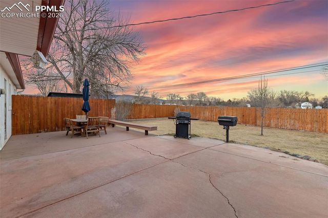 124 E Circle Drive, Canon City, CO 81212