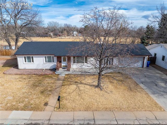 124 E Circle Drive, Canon City, CO 81212