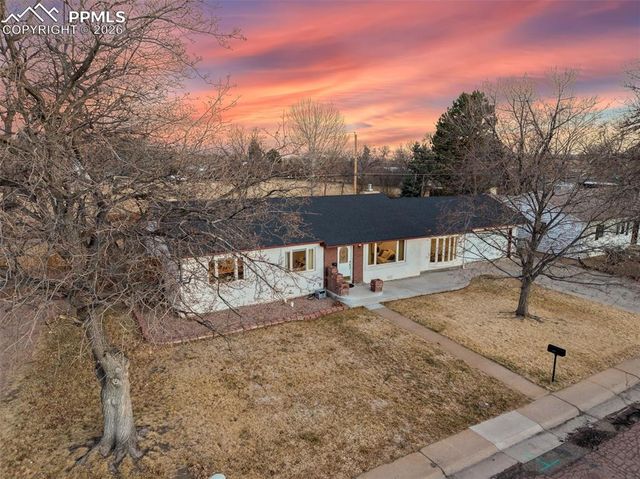 124 E Circle Drive, Canon City, CO 81212