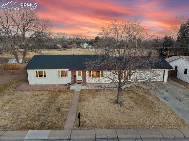 124 E Circle Drive, Canon City, CO 81212