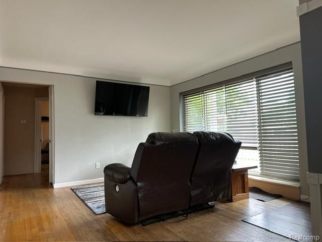 743 E Summit Street, Milford Charter Township, MI 48381