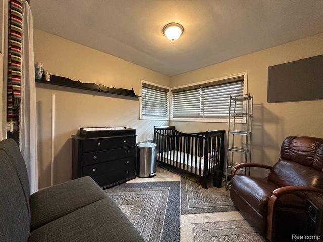 743 E Summit Street, Milford Charter Township, MI 48381