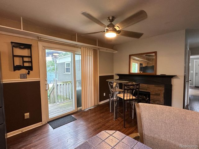 743 E Summit Street, Milford Charter Township, MI 48381