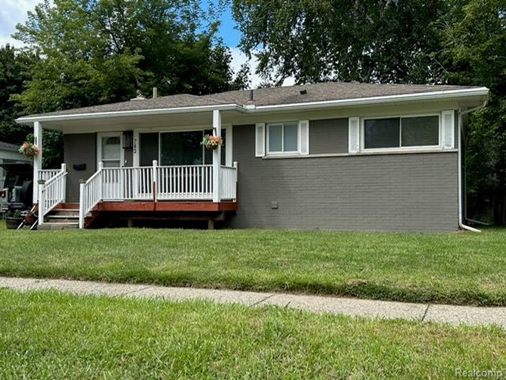 743 E Summit Street, Milford Charter Township, MI 48381