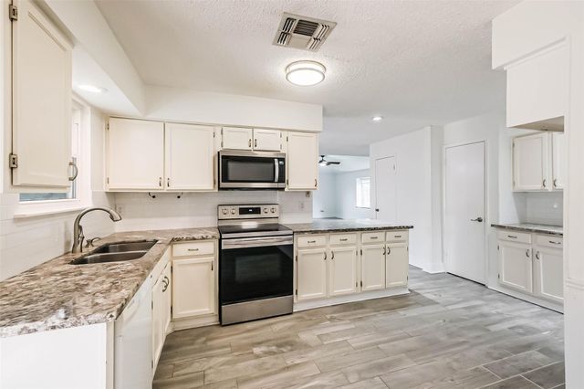 719 Rolling Mill Drive, Sugar Land, TX 77498