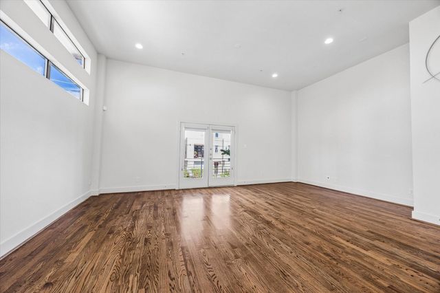 1215 Summer Street A, Houston, TX 77007