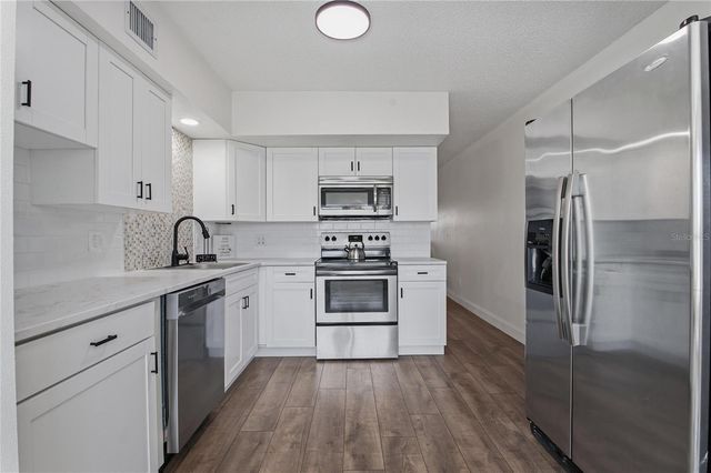 2257 WORLD PARKWAY BOULEVARD W 61, Clearwater, FL 33763