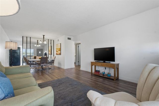 2257 WORLD PARKWAY BOULEVARD W 61, Clearwater, FL 33763