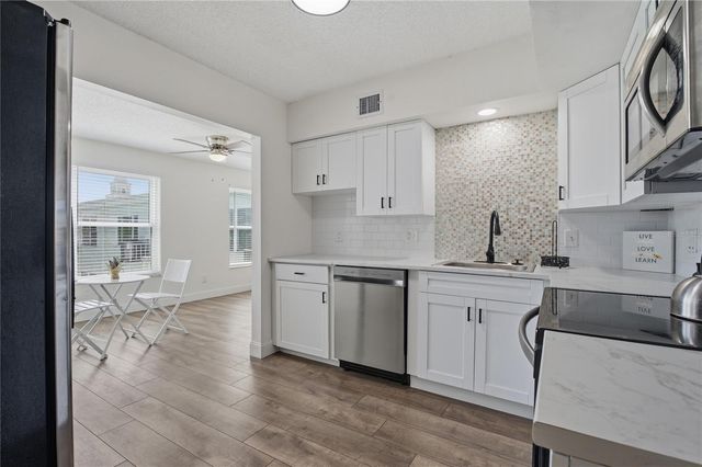 2257 WORLD PARKWAY BOULEVARD W 61, Clearwater, FL 33763