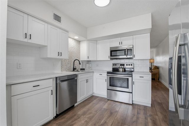 2257 WORLD PARKWAY BOULEVARD W 61, Clearwater, FL 33763