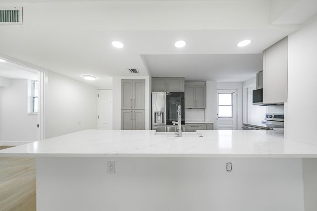 5301 NW 2nd Avenue, Boca Raton, FL 33487
