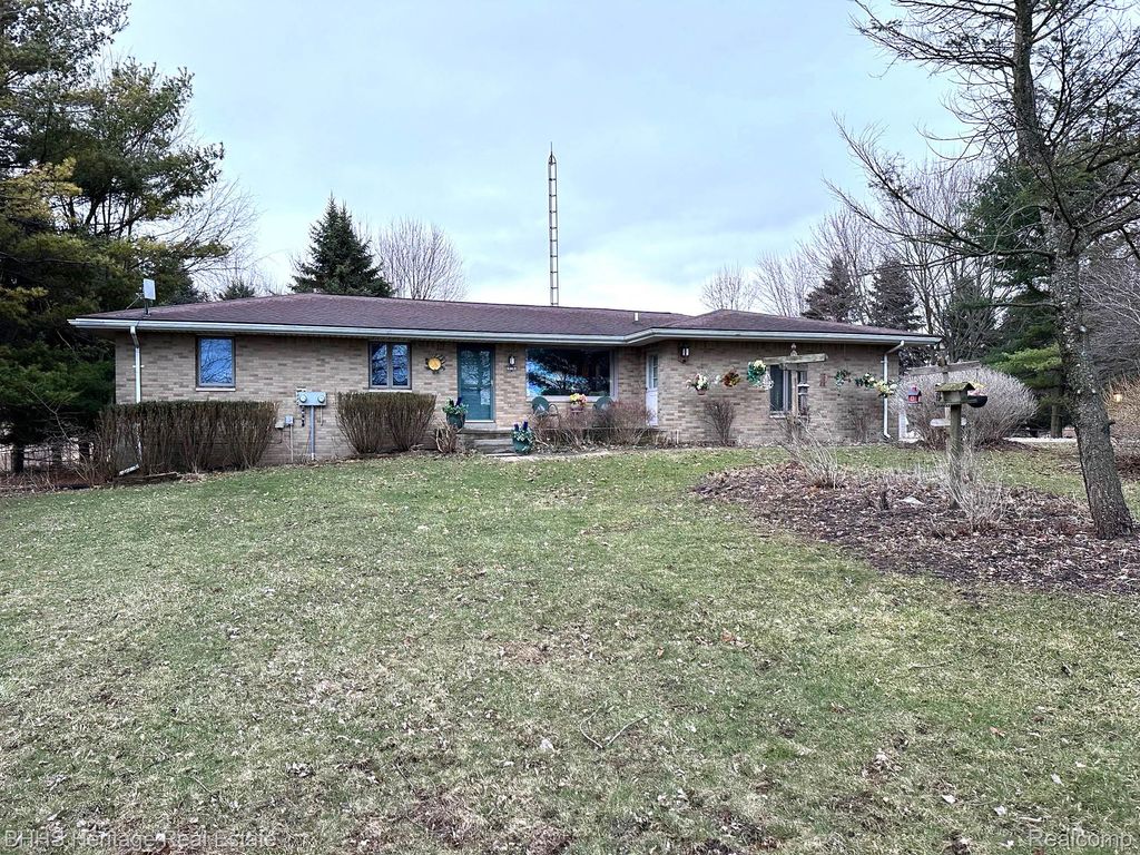 9776 Marsh Road, Conway Township, MI 48836