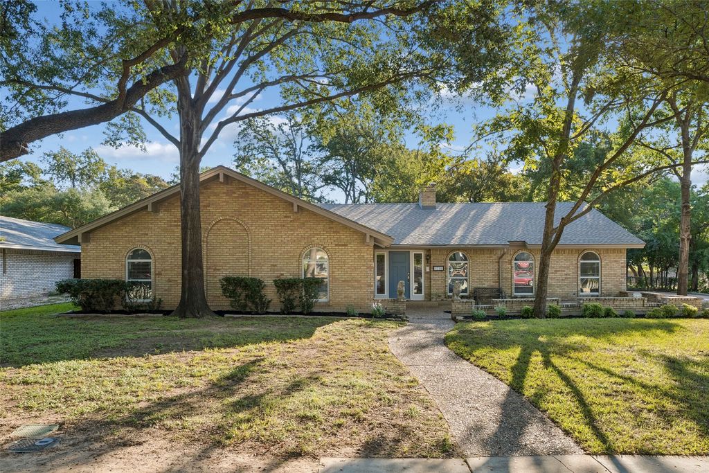 1710 Green Oaks Drive, Irving, TX 75061 — exterior