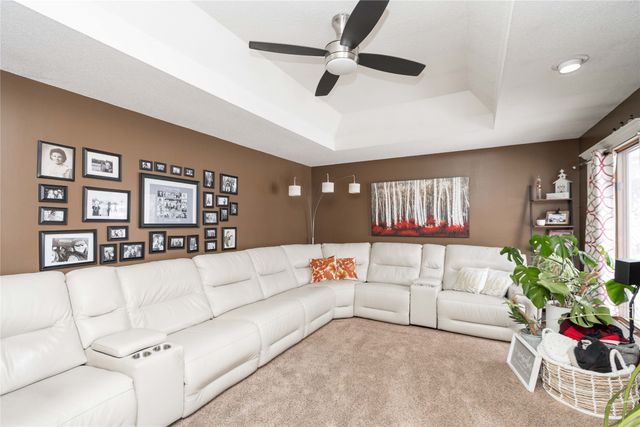 402 NW Winterberry Street, Ankeny, IA 50023