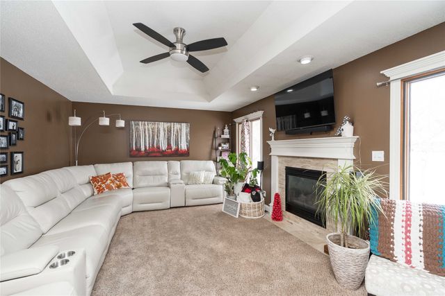 402 NW Winterberry Street, Ankeny, IA 50023