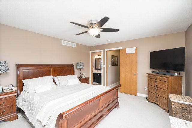 402 NW Winterberry Street, Ankeny, IA 50023