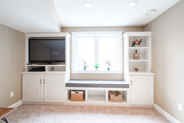 402 NW Winterberry Street, Ankeny, IA 50023