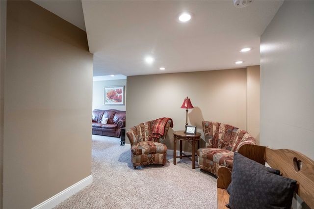 402 NW Winterberry Street, Ankeny, IA 50023