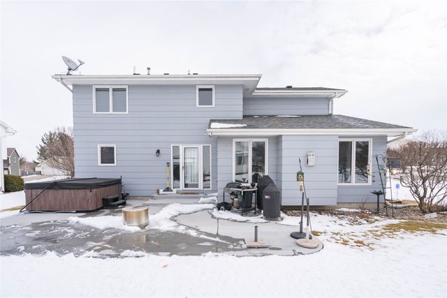 402 NW Winterberry Street, Ankeny, IA 50023