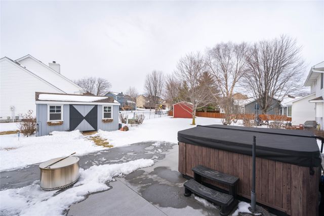 402 NW Winterberry Street, Ankeny, IA 50023