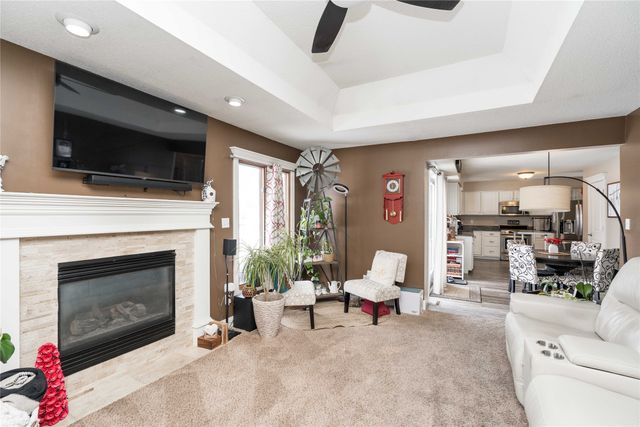 402 NW Winterberry Street, Ankeny, IA 50023