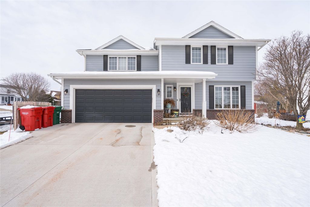 402 NW Winterberry Street, Ankeny, IA 50023