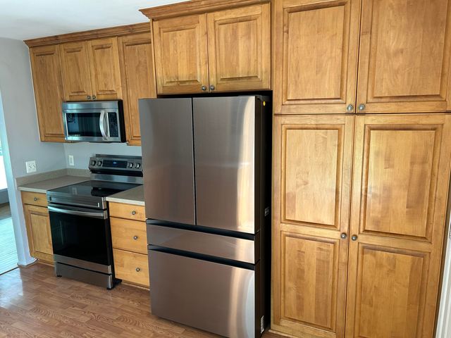 211 Whitney Drive, Rochester Hills, MI 48307