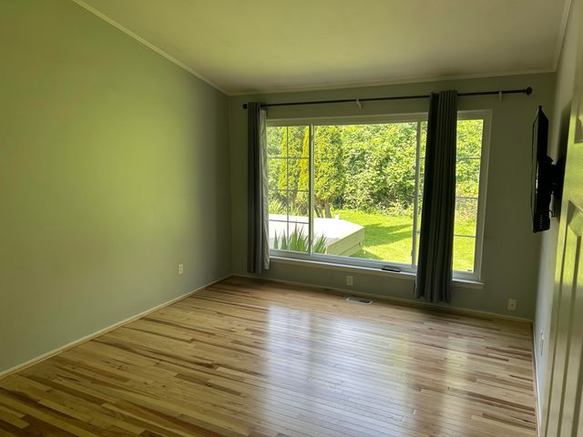 211 Whitney Drive, Rochester Hills, MI 48307