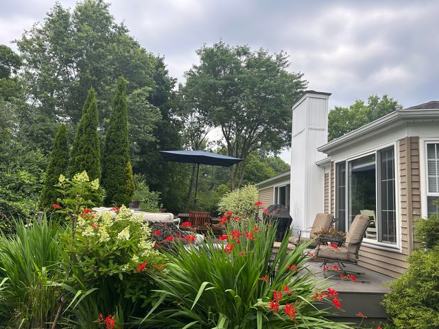 211 Whitney Drive, Rochester Hills, MI 48307