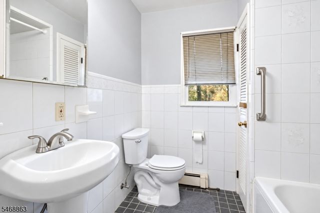 38 Highland Lakes Rd, Vernon Twp., NJ 07462