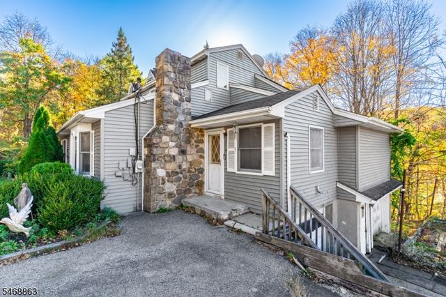 38 Highland Lakes Rd, Vernon Twp., NJ 07462