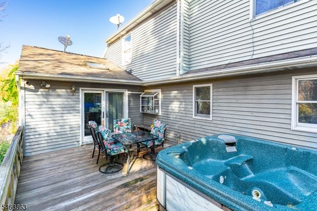 38 Highland Lakes Rd, Vernon Twp., NJ 07462
