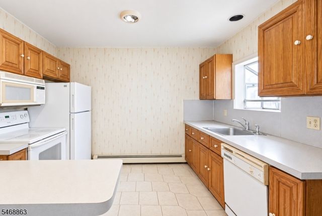 38 Highland Lakes Rd, Vernon Twp., NJ 07462