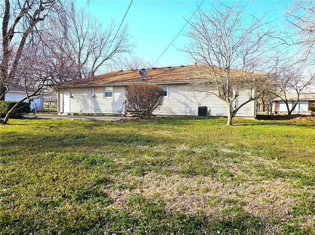 505 Morningside Drive, Garden City, MO 64747