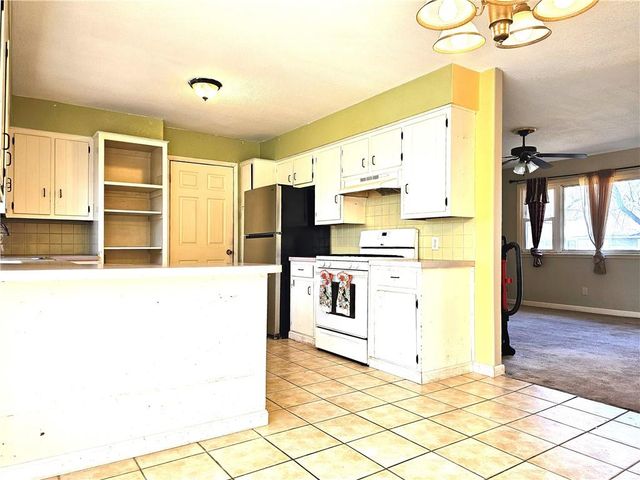 505 Morningside Drive, Garden City, MO 64747