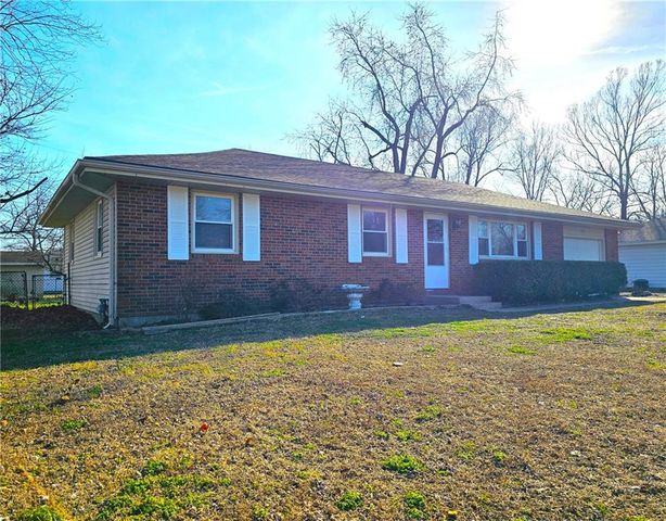 505 Morningside Drive, Garden City, MO 64747
