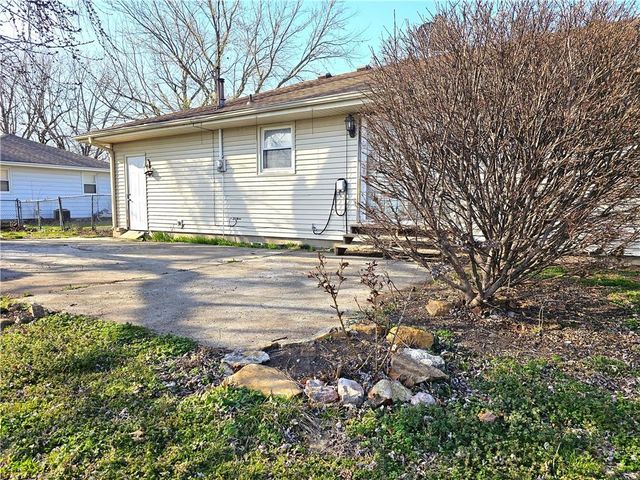 505 Morningside Drive, Garden City, MO 64747